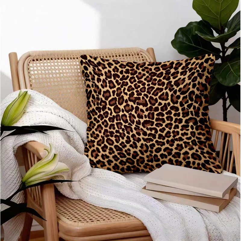 18x18 Inch Classic Leopard Print Throw Pillow, Soft Skin-Friendly Cushion, Stylish Home Sofa Decor Pillow Ideal Family Gift
