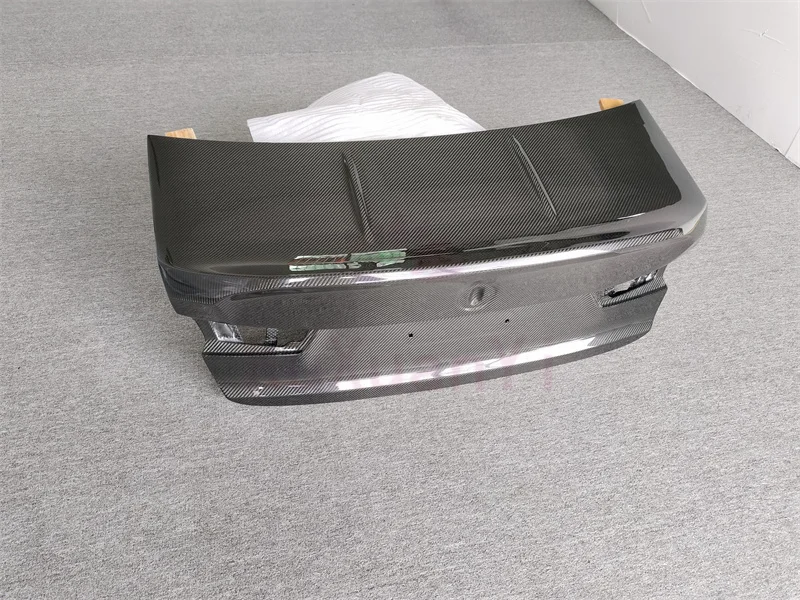 Used for BMW M3 dry carbon fiber rear trunk lid used for BMW 3 Series G80 M3 dry carbon fiber CLS style rear trunk body kit