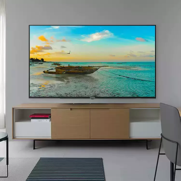 4K UHD Smart TV – Voice Remote, HDR10, Screen Mirroring, Dolby Audio, 60Hz, Ideal for Home Entertainment