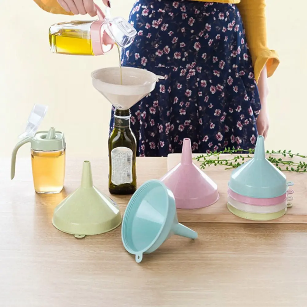 Kitchen Utensils Round Mouth Wheat Straw Funnel Household with Hanging Hole Liquid Dispensing Funnel Oil Funnel Wine Funnel Home