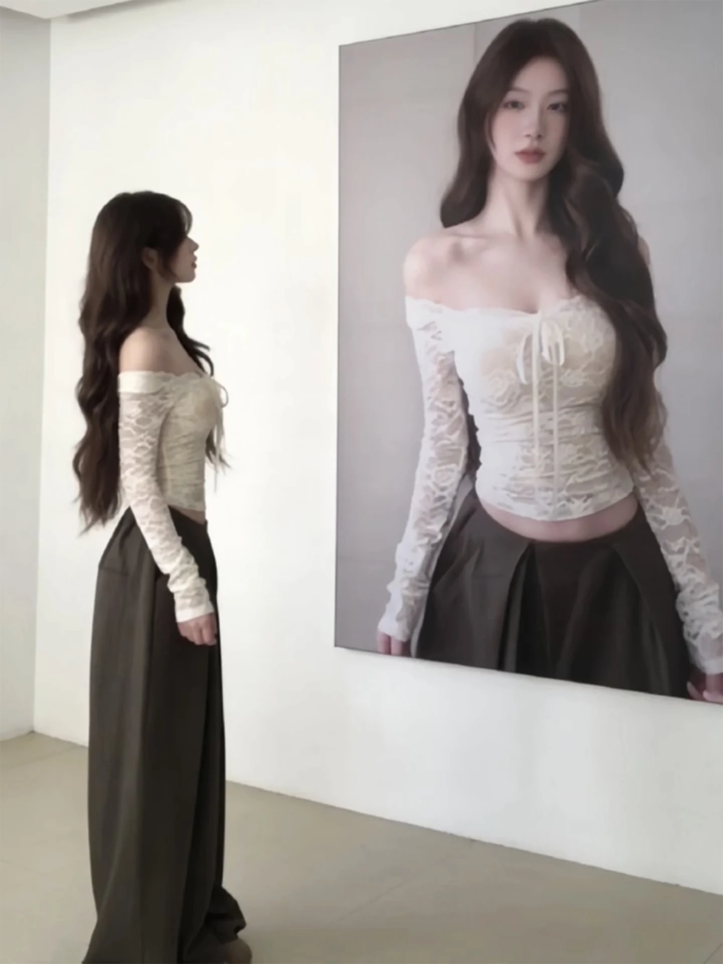 เสื้อยืดคอวีสีขาว แต่งผ้าลูกไม้ แขนยาว ดีไซน์ฤดูใบไม้ร่วงสำหรับผู้หญิง สไตล์เซ็กซี่ บริสุทธิ์ ดูผอมเพรียว รุ่นเกาหลี