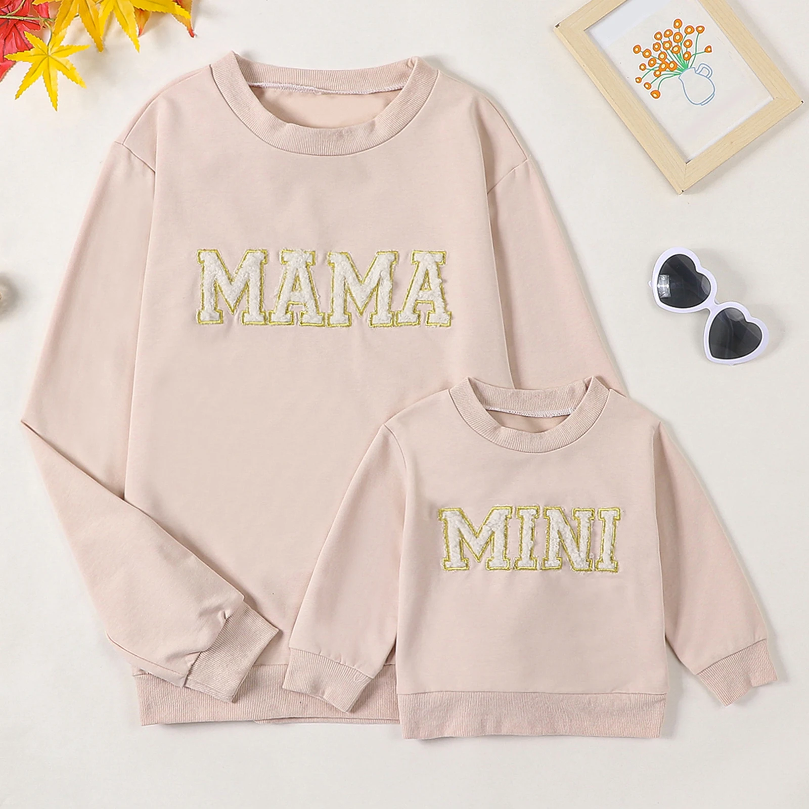 2024 Family Matching Outfits Mommy and Me Sweatshirts Fuzzy Letter Embroidery Long Sleeve Pullover Tops Mother Kids Clothes