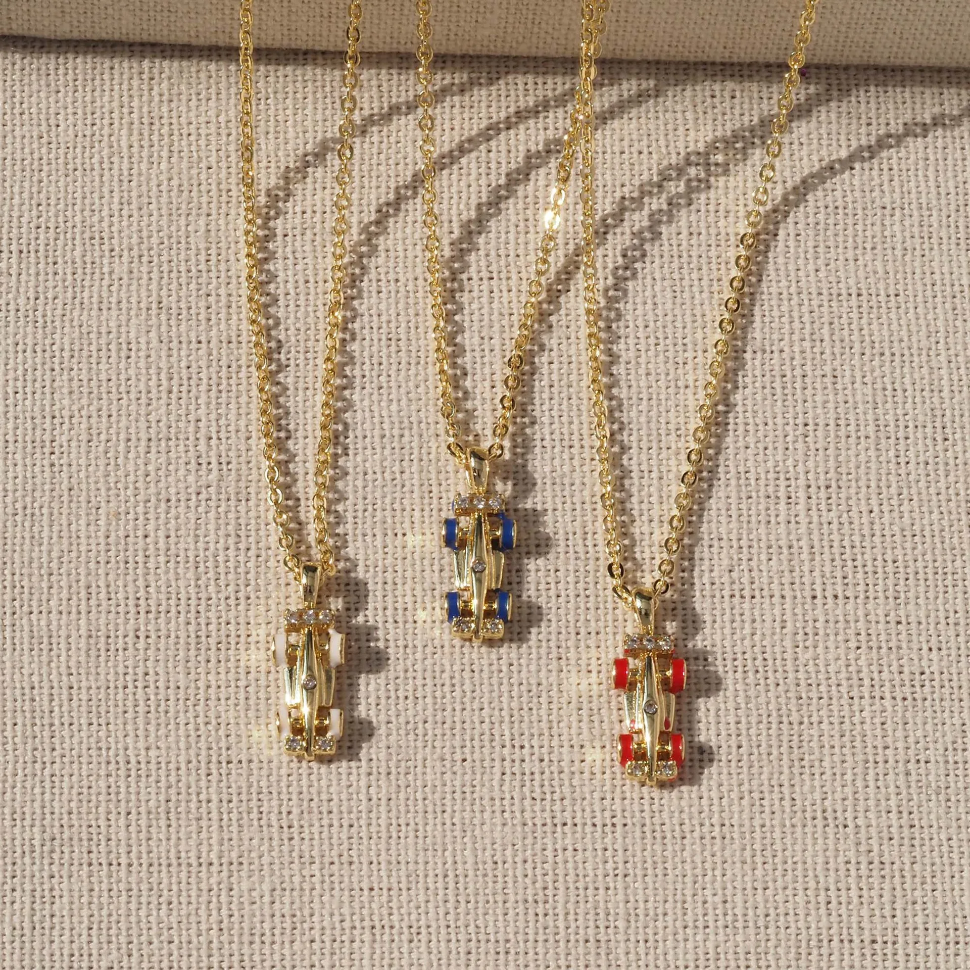 5/Hot Selling Racing Pendant,School Bus Keychain,Bag Charm, Men's And Women's Jewelry,Gift Necklace,Party Jewelry Decor Prop ﻿