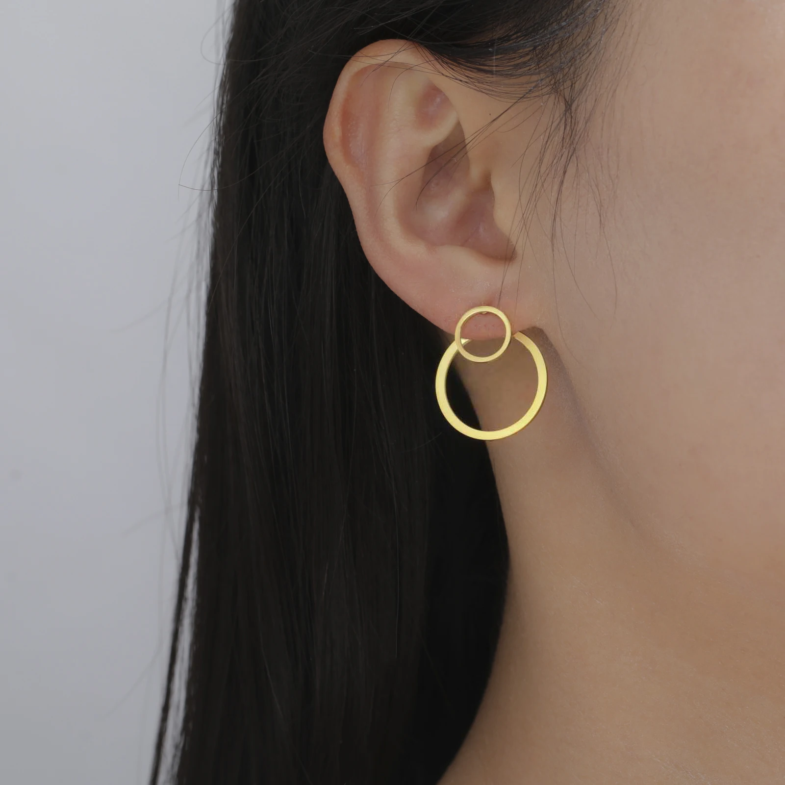 Skyrim Runde geometrische Ohrstecker für Damen, Edelstahl, goldfarben, minimalistische Ohrringe, trendiger Schmuck, Muttertagsgeschenk – Detail 1