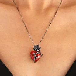 Goth Style Red Heart Crystal Pendant Necklace for Women Retro Dark Rose Flower Collarbone Chain Hallowmas Jewelry Anniversary