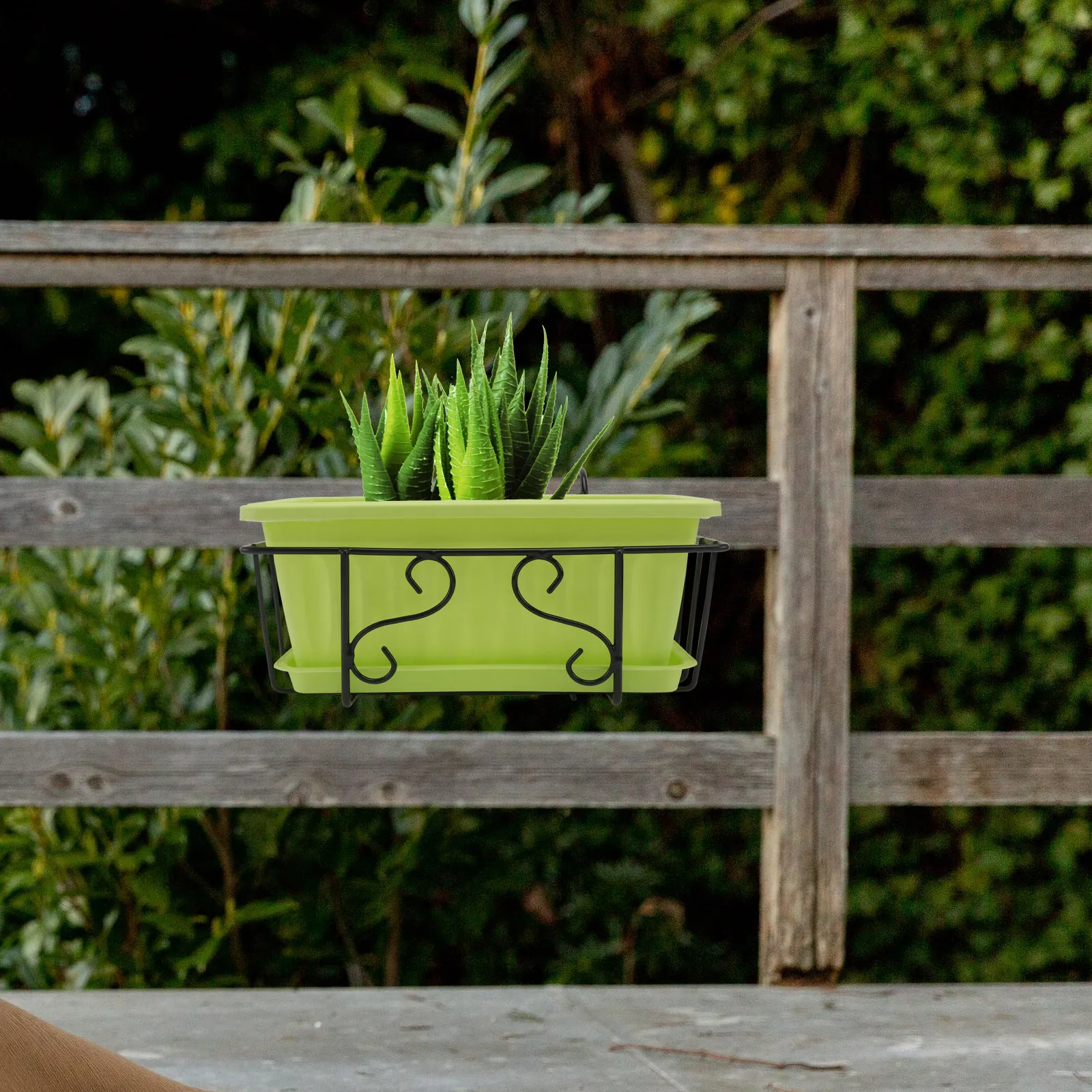 1 مجموعة درابزين طويل الأمد معلقة زهور حوض زهور بلاستيكي ناعم لمستلزمات البستنة في الشرفة زراعة متعددة الوظائف