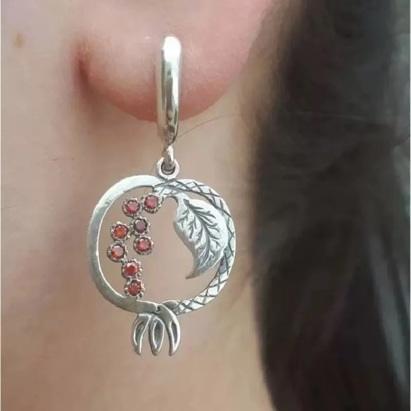 Beaut&Berry Vintage Pomegranate Pendant Earrings Suitable for Women to Wear Trendy Party Jewelry Friends Accessories Gifts