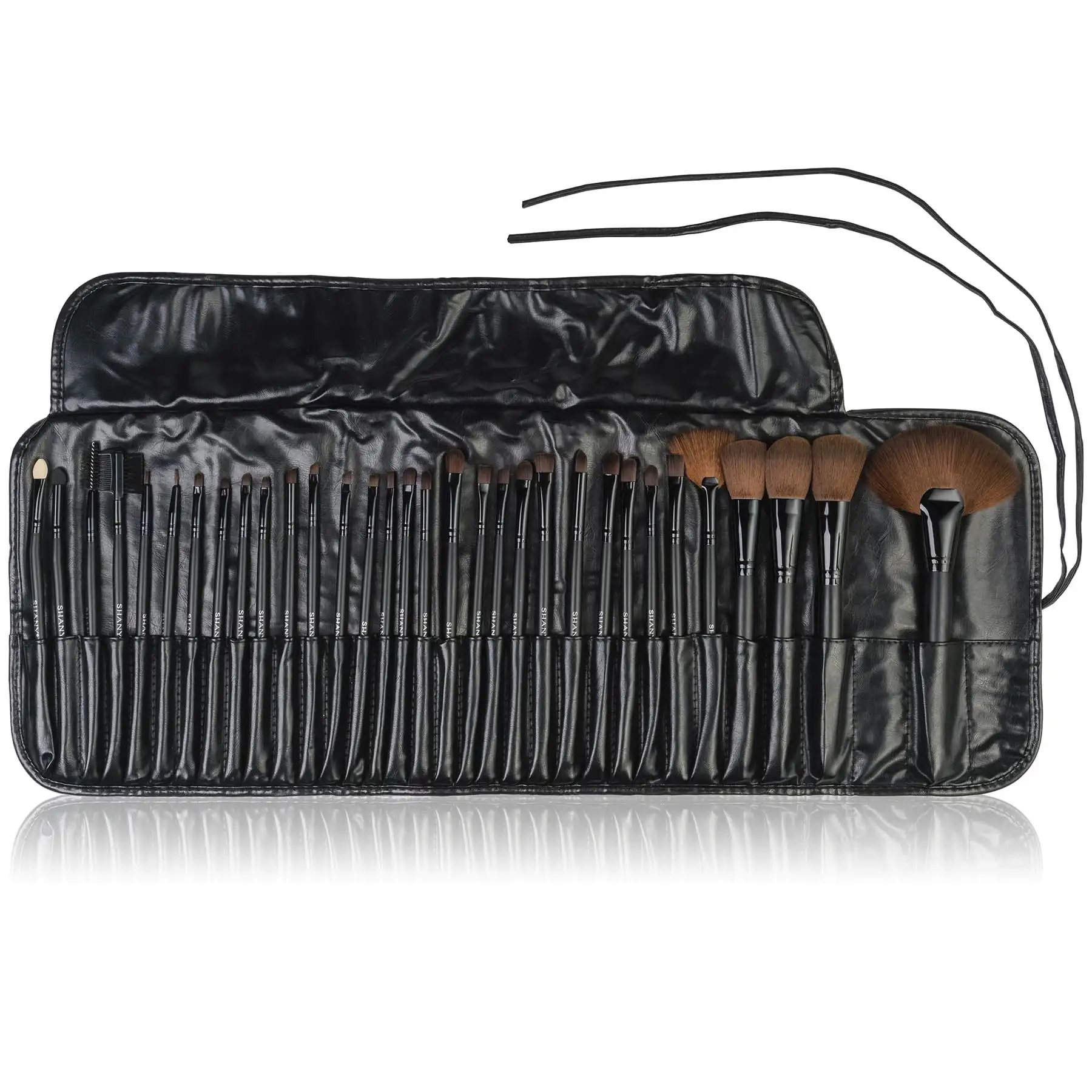 

Foundation, Concealer, Eyeshadow, and Brush Set,Includes a faux leather storage pouch.