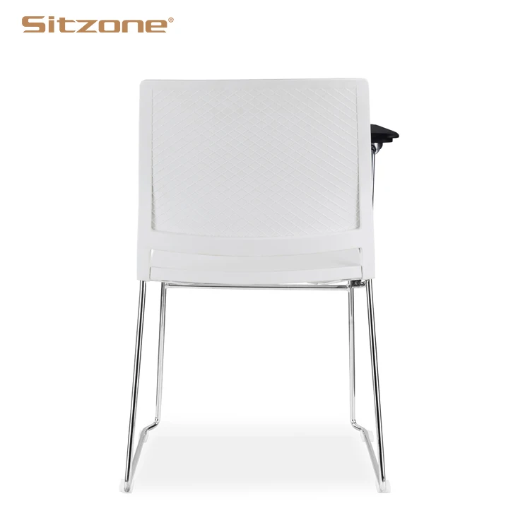 Vierpotige Stapelende Metalen Frame Stof Multifunctionele Armloze Stapelbare Conferentie Training Plastic Schoolstoel Met Schrijfpa