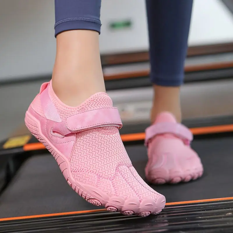 2025 Outdoor summer new breathable quick-drying lightweight trampoline shoes men's and women's beach shoes