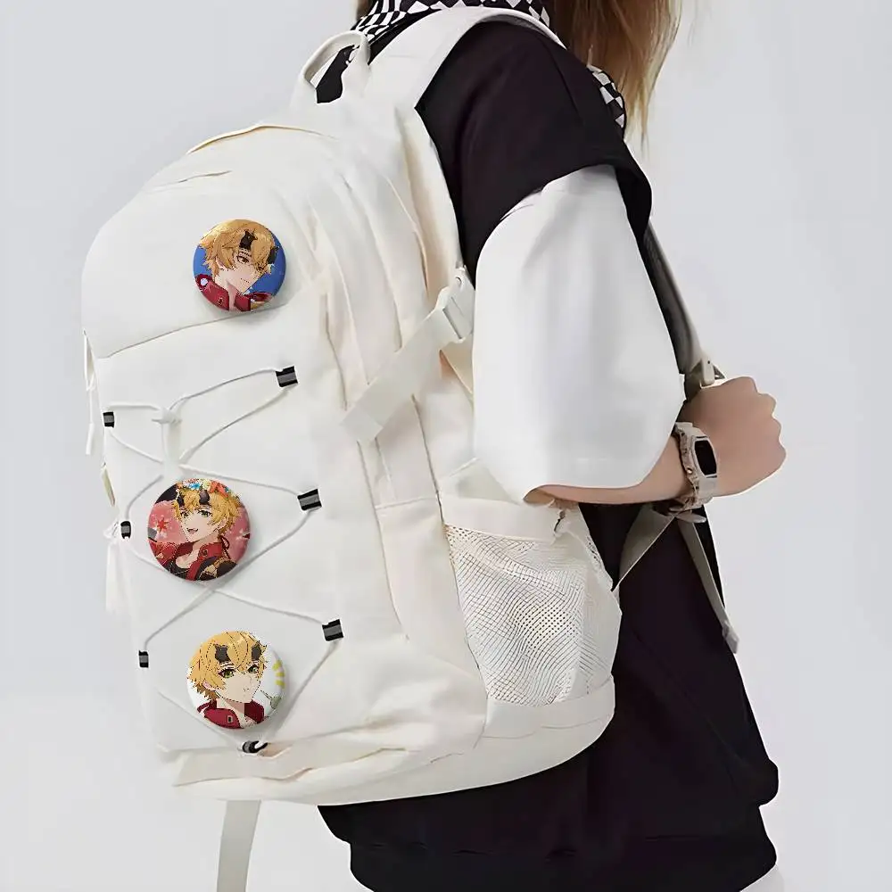 توما جينشين تأثير شارات مستديرة رائعة شارة دبابيس دبابيس الإبداعية للملابس قبعة ظهره هدية الملحقات