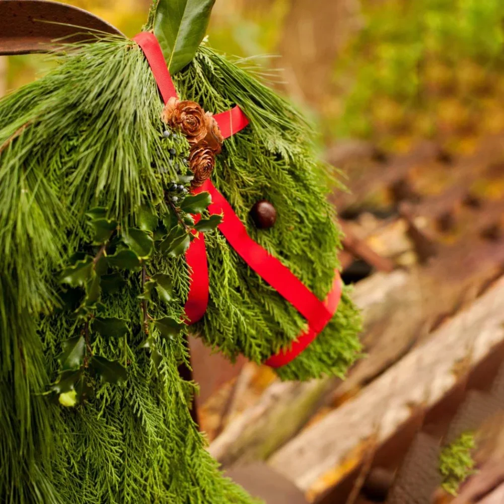 Christmas Horse Head Pine Needle Garland Decoration Front Door Decor Xmas Scene Arrangement Horse Head Garland Farm Decor