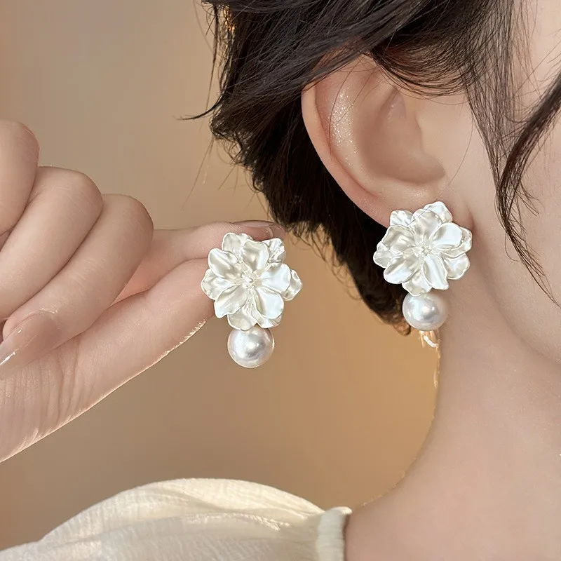 925 Silver Needle Korean Fashion White Flower Pearl Earrings For Women Jewelry 2026 Trending New Blue Pink Flowers Earrings M3