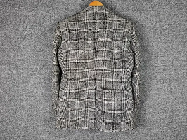 Paso a la elegancia en nuestra Chaqueta de traje para hombre. Artesanía exquisita, diseño atemporal, te hace resaltar 6143