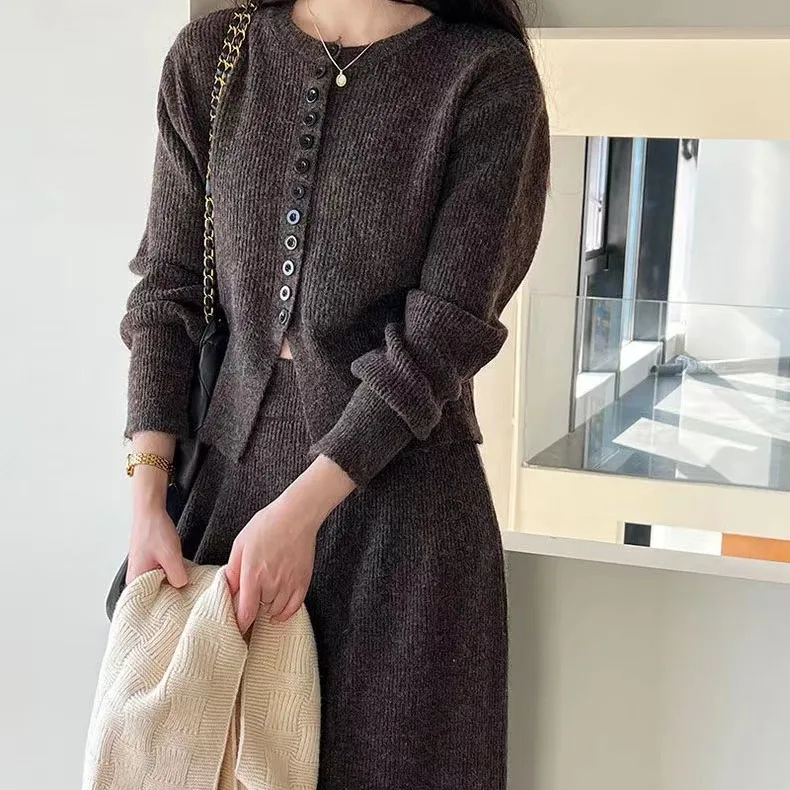 

Мягкий вязаный свитер, кардиган и юбка, комплект из двух предметов для женщин, осенне-зимний модный нейтральный комплект одежды для взрослых
