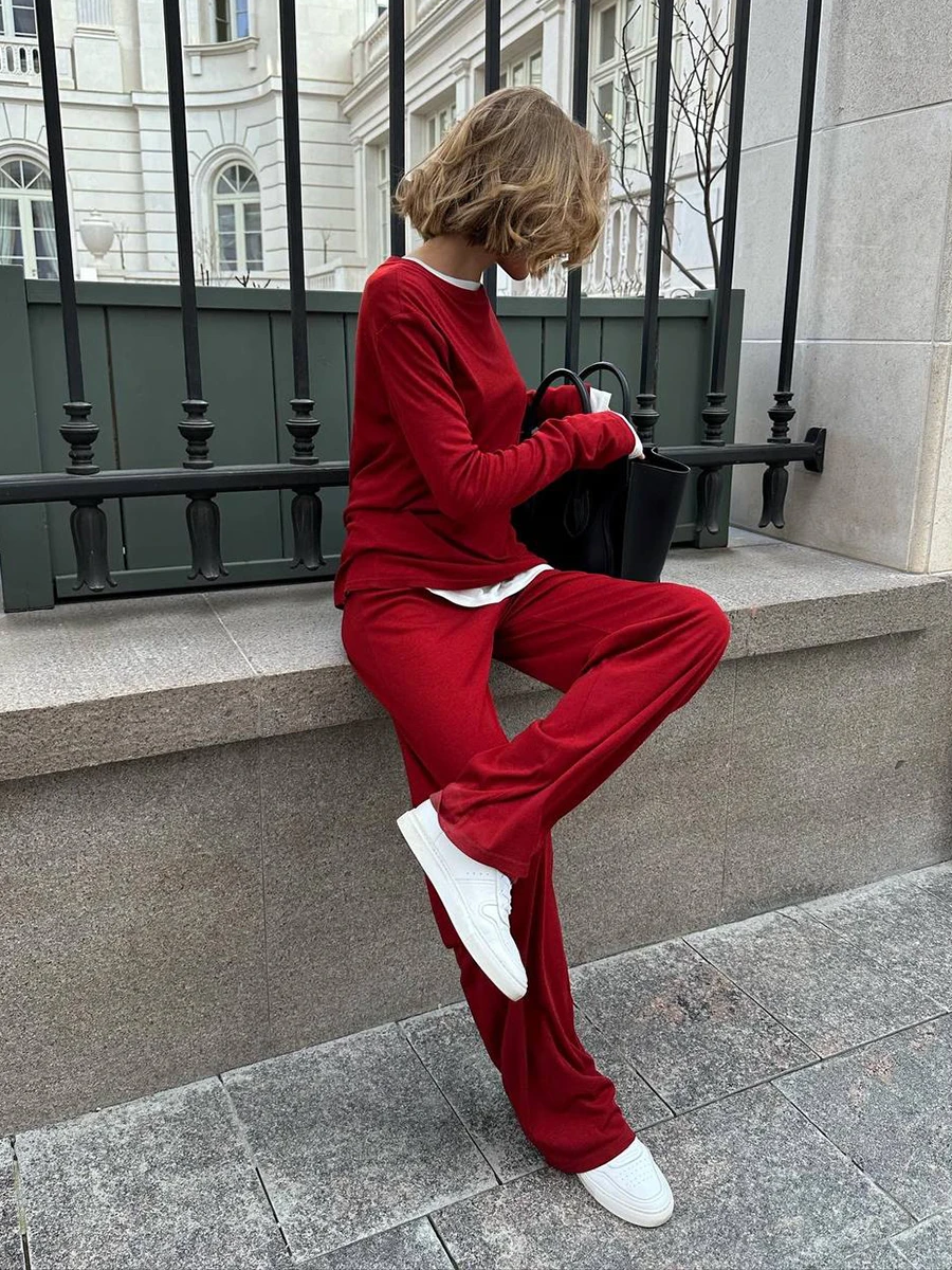 Variant: Red Pants Set