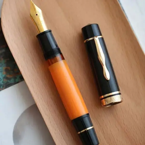 Hongdian 920 vulpen, rosé vergulde fijne penpunt en trim, zwart metalen