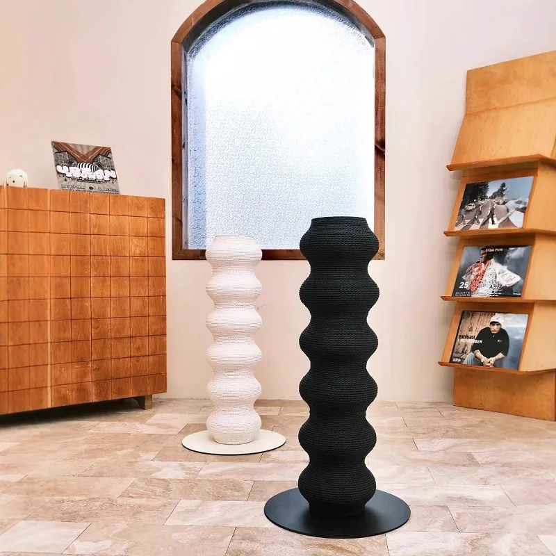 

an area of cat climbing frame cat tree vertical integrated wear-resistant cat scratching board does not drop debris