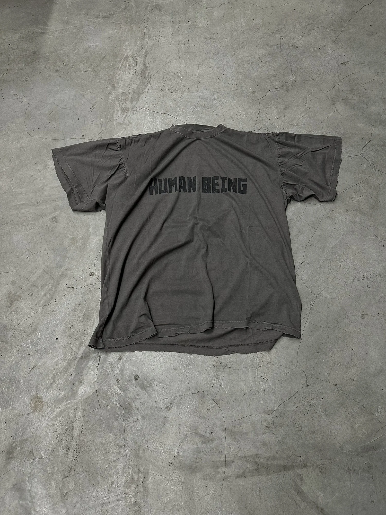 

Мужская футболка с коротким рукавом, винтажная, с нерегулярным кроем, надписью и эффектом потертости, повседневная летняя футболка