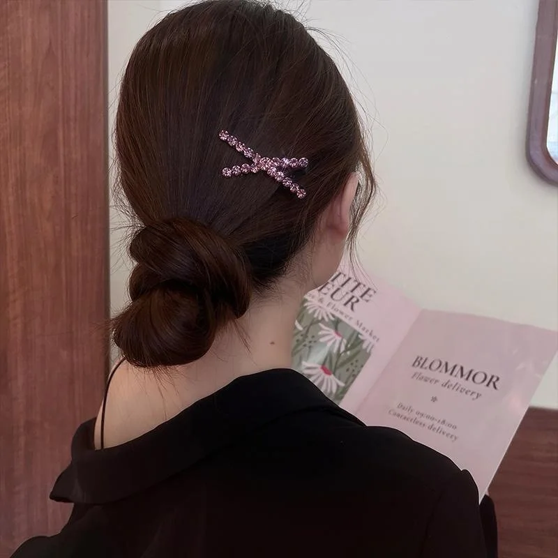 Leichter, luxuriöser Diamant-Kreuz-Stil, modischer und vielseitiger Haarnadel-Temperament-Haarschmuck für Frauen – Detail 3