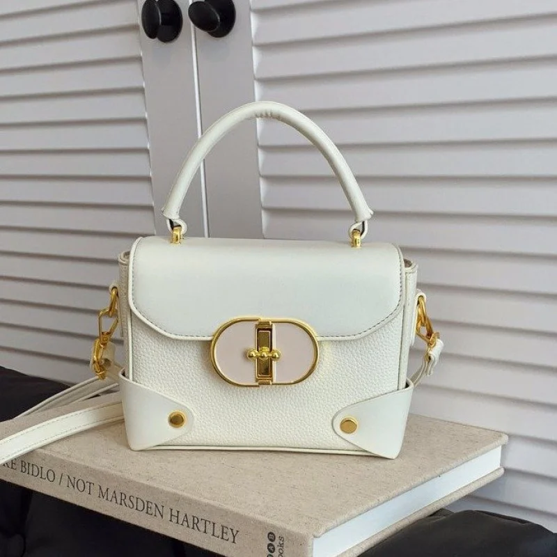 

Vintage Inspired Paris Fashion Crossbody Bag Women Leather Material Simple Chic Design For Casual Outings