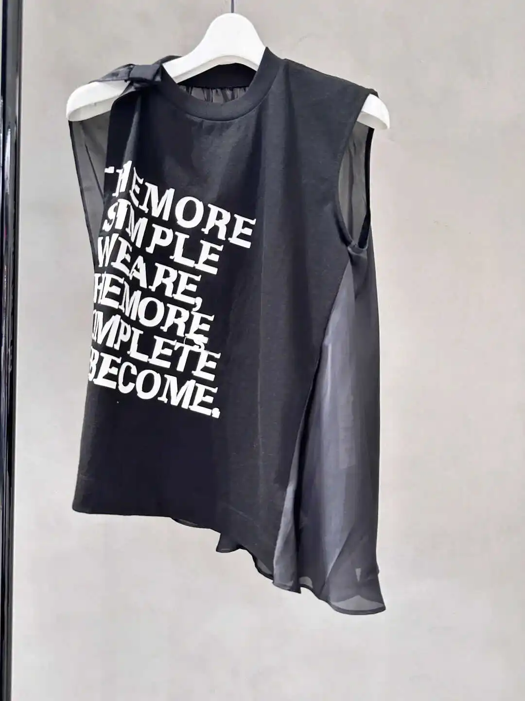 

Summer 2024 FOG SACAI Me ort Sve Print Csole Top Faion Sensation Korean Casual Sle bet Motifs Mixed Fabric...