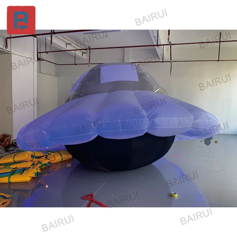 Aufblasbare fliegende Untertassen mit Gebläsern, dekorative Requisiten für Weltraum- und Luft- und Raumfahrt-Themenaktivitäten