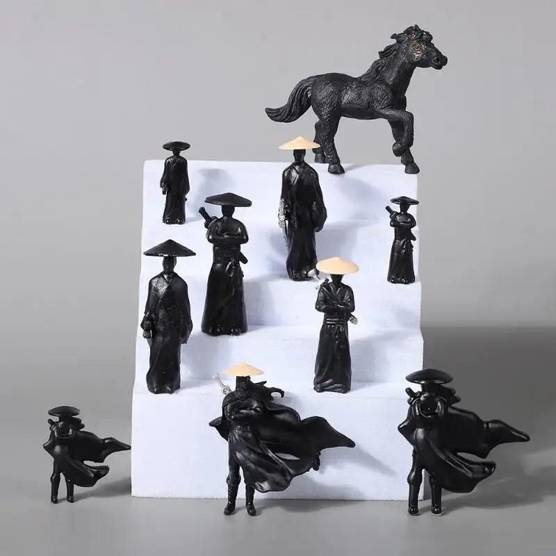 Resin Mini Figurines Decorative 30/50mm Ancient Swordsman Samurai Warriors Office Cubicle Home Desktop Car Interior Model Gifts