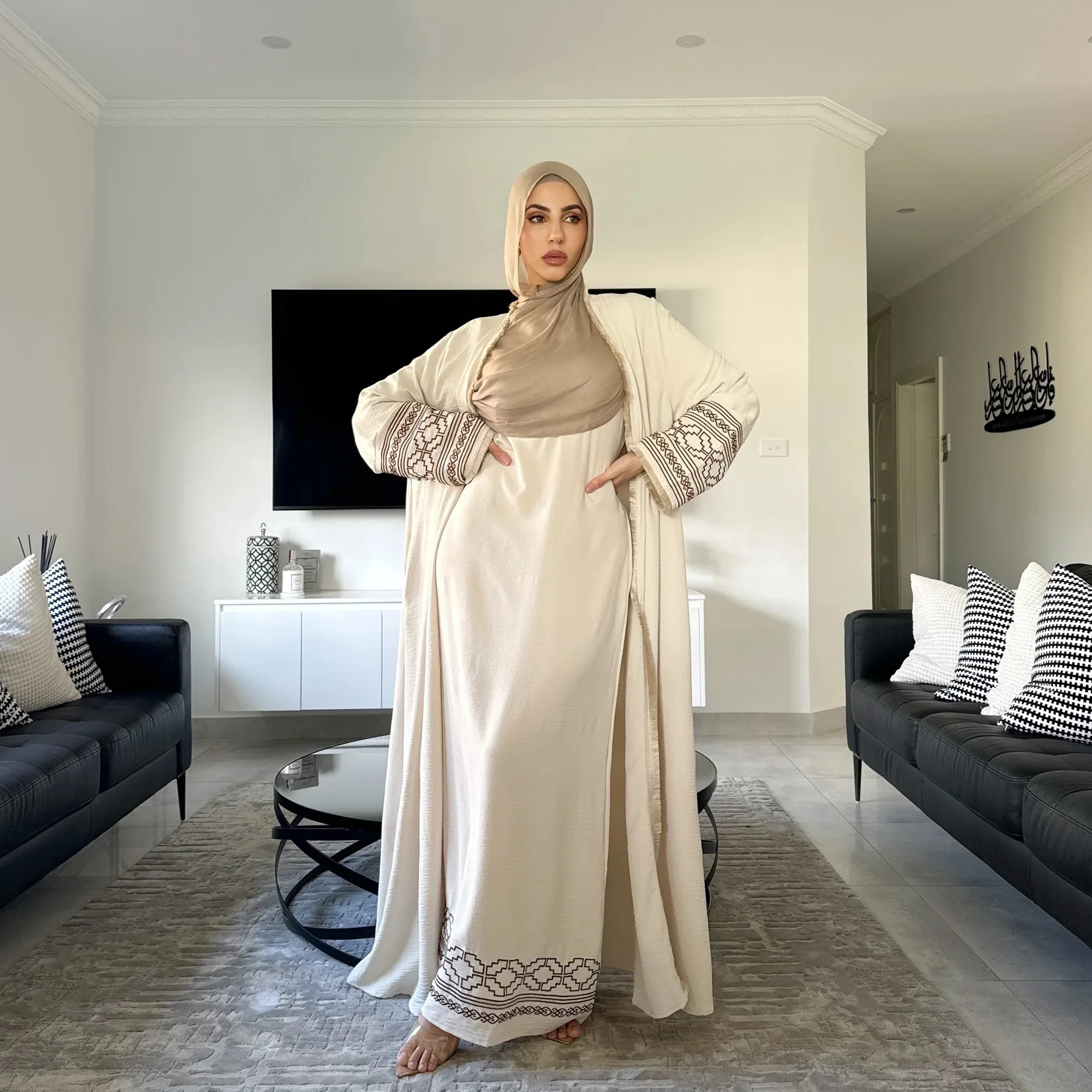 Robe transfrontalière du moyen-orient abaya boutique broderie mode bord frangé cardigan robe robe musulmane cw67807