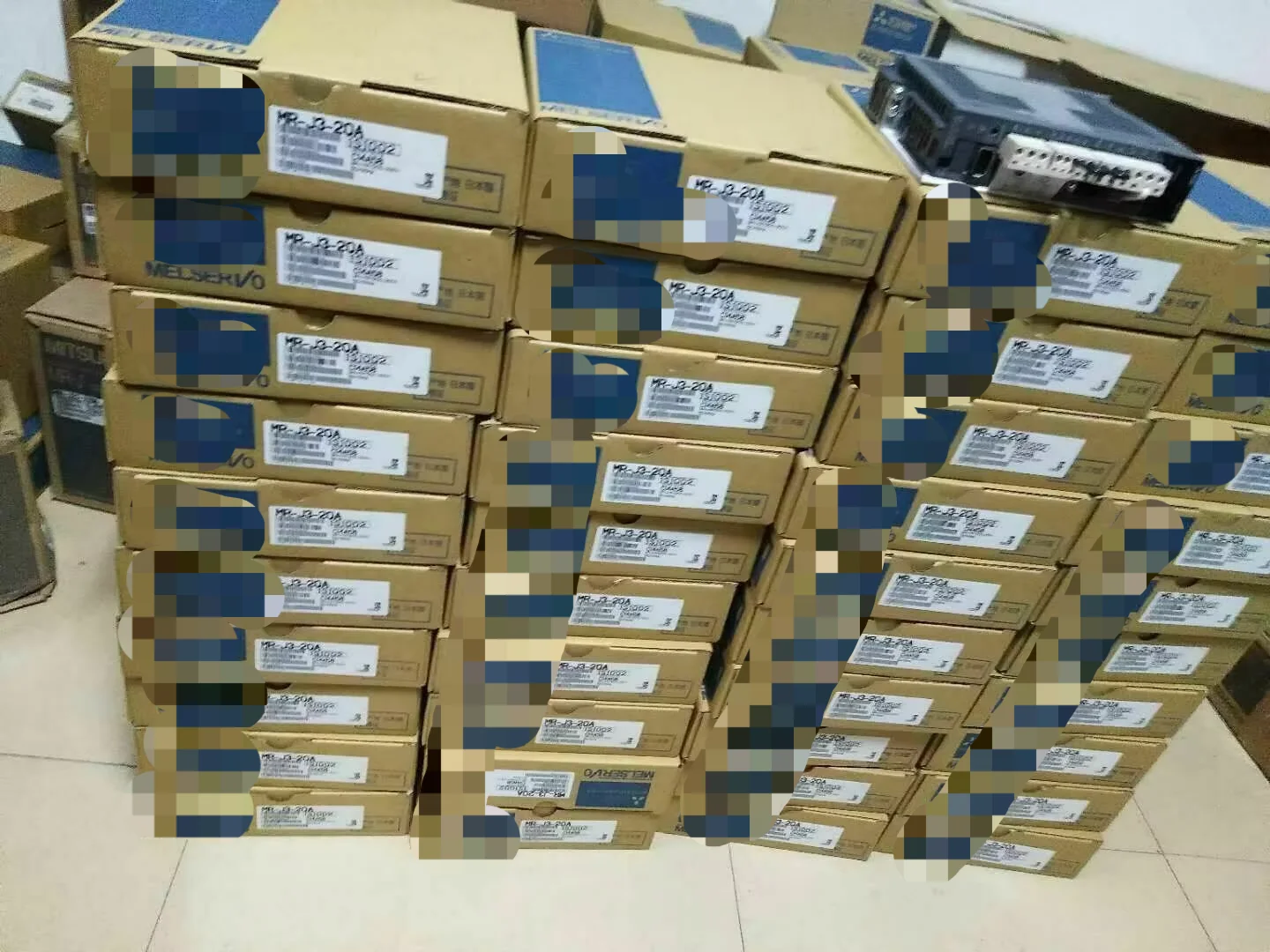 محرك سيرفو HG-SR352B جديد في صندوق متوفر في المخزون شحن سريع مجاني بواسطة DHL/FEDEX HG-SR352B