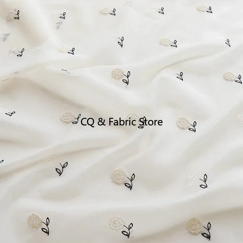 

Новая шифоновая маленькая ткань с вышивкой свежих цветов, женское платье, солнцезащитная ткань для рубашки, дизайнерская ткань