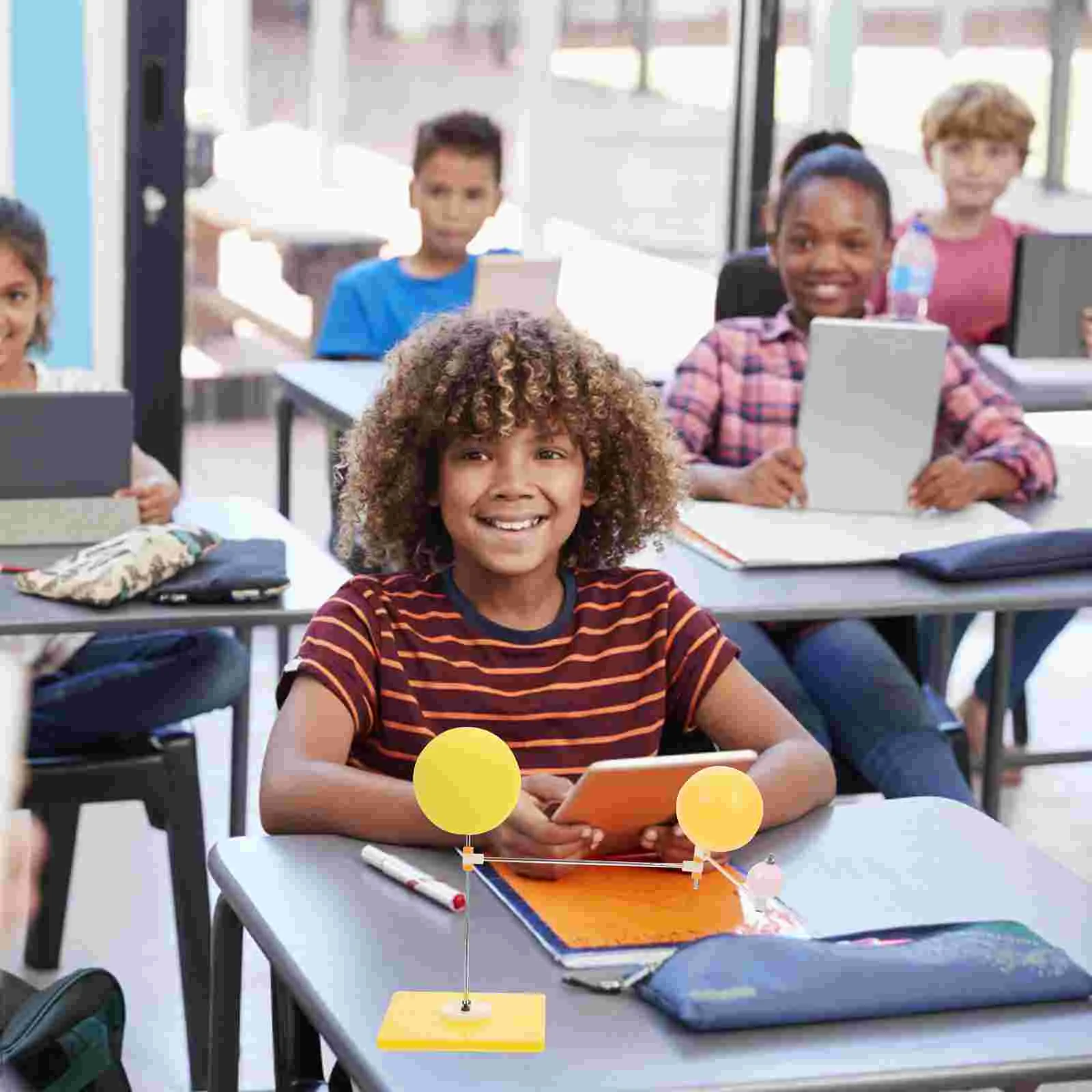 Juguetes de enseñanza planetario, kits educativos, desarrollo de seguimiento, aparato de plástico para el aula, sistema Solar, bricolaje para niños