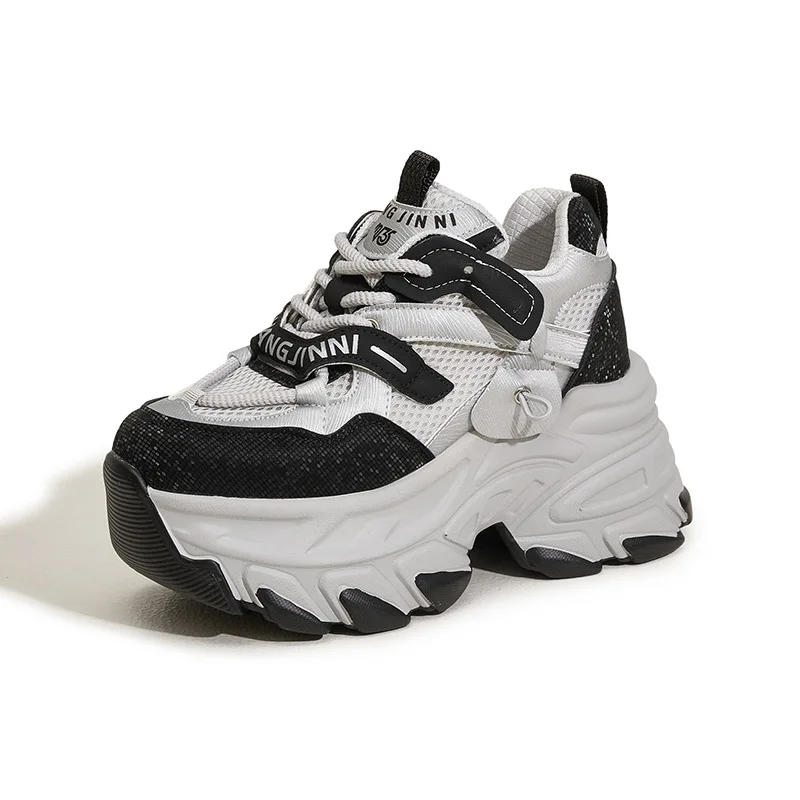 

Кожаные массивные кроссовки из микрофибры с воздушной сеткой 10 см, вулканизированная обувь на высокой платформе и танкетке, осенняя женская повседневная спортивная обувь для папы