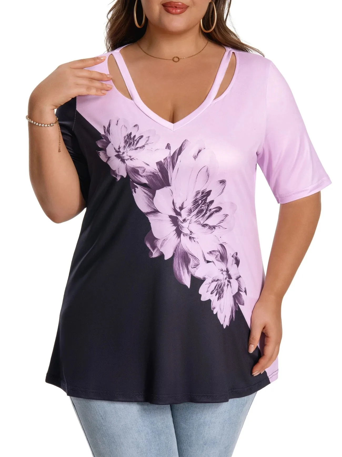 

Женская футболка больших размеров с короткими рукавами и принтом V-Ling