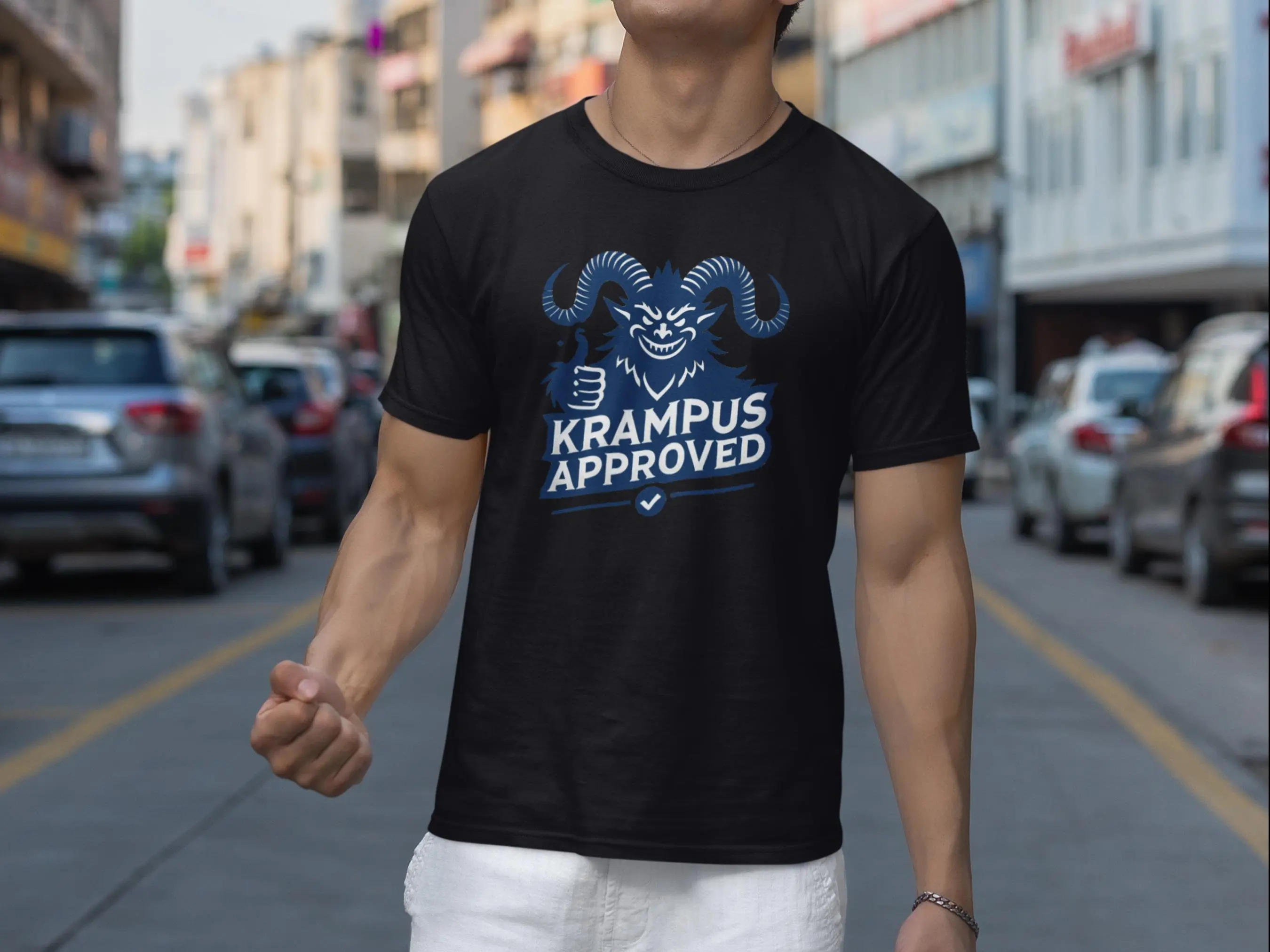 تي شيرت معتمد من Krampus قميص عطلة احتفالي داكن، تي شيرت مضحك لعيد الميلاد للمهووسين تصميم Krampus القوطي هدية فريدة له