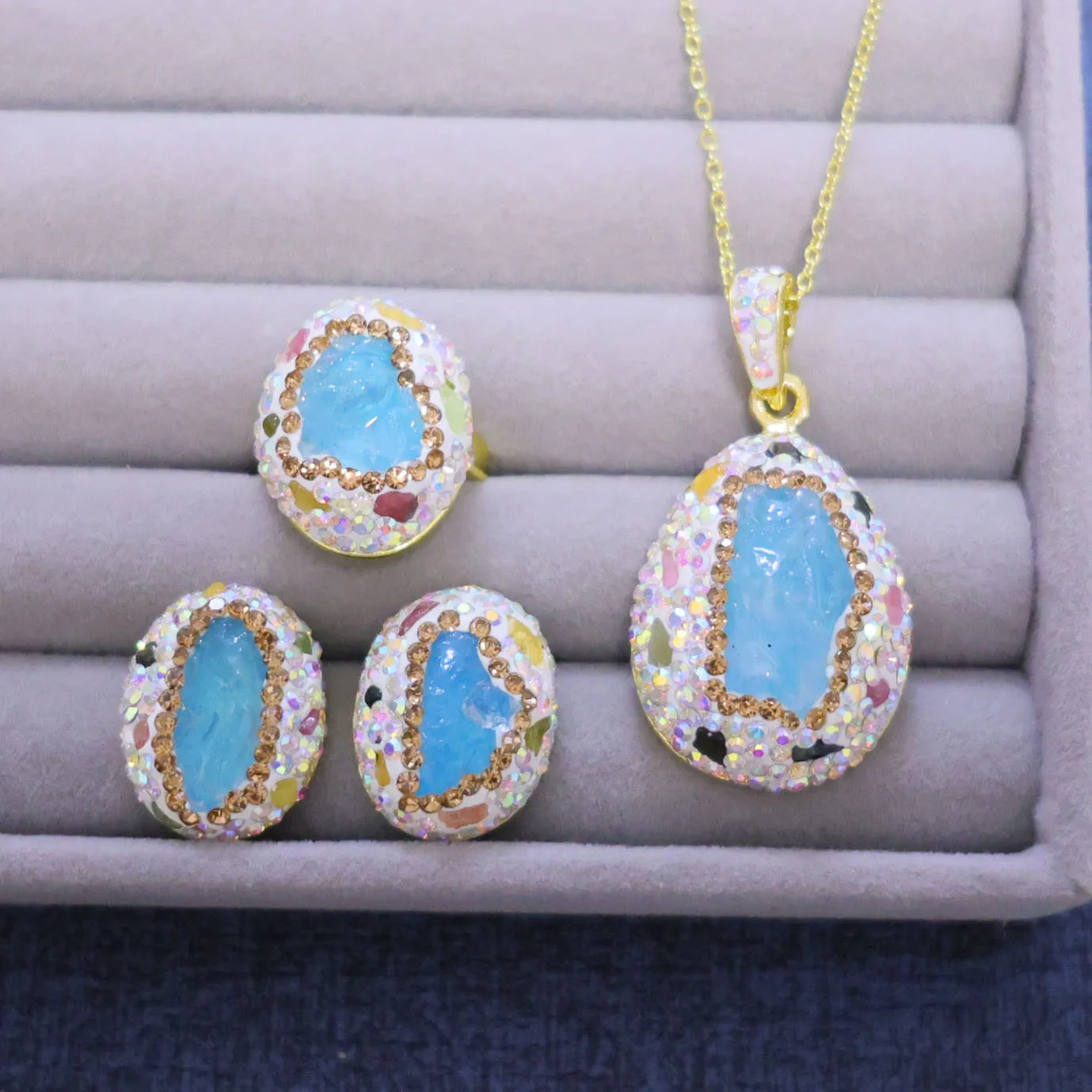 

Natural aquamarine rough stone inlaid with colored treasure tourmaline exquisite three-piece set, French popular natural stone D