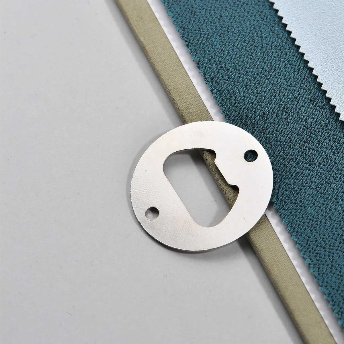 Nickel-plated Beer Bottle Opener Round Screwdriver Opening Fittings Iron Material Diameter 43mm
