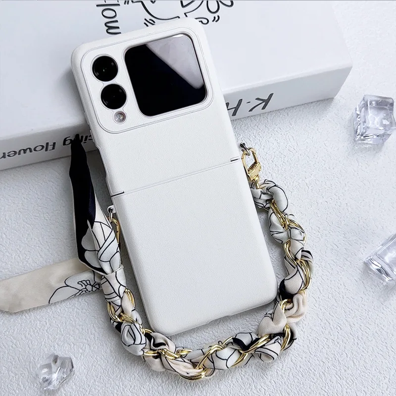 DIY เพชรหัวใจรักหมีสําหรับ Samsung Galaxy Z Flip 7 6 5 4 3 ZFLIP7 5G ดอกไม้ผ้าพันคอผ้าไหมสร้อยข้อมือฝาครอบ