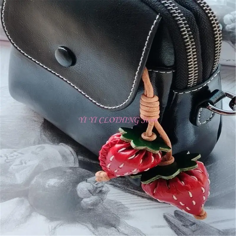 

N5KF Natural Veg Tan Leather Strawberry Handcrafted Sturdy Decorative Ornament