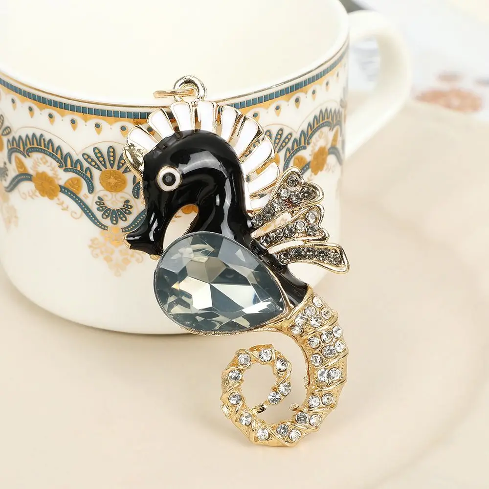 Lovely Rhinestone Ocean Seahorse Keychain Exquisite Temperament Car Key Ring Creative Super Flash Bag Pendant For Women Bag