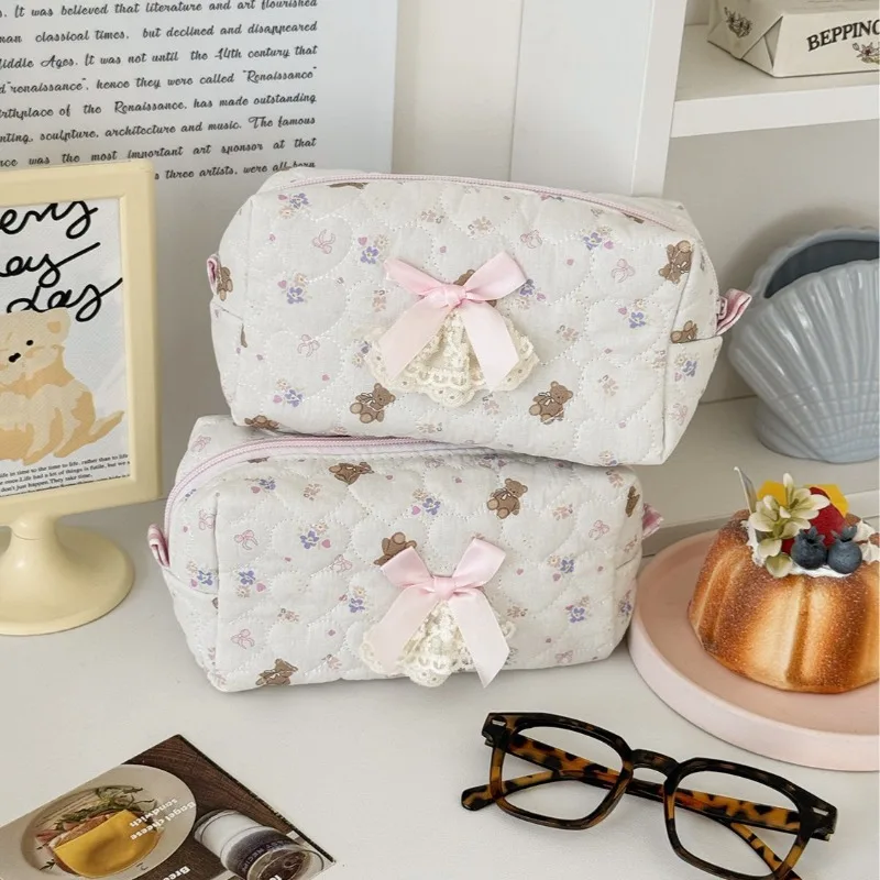 

Sweet Cartoon Bear Cosmetic Bags Girl Cute INS Causal Large Capacity Makeup Pouch Soft Lipstick Earphone Stationery Organizer