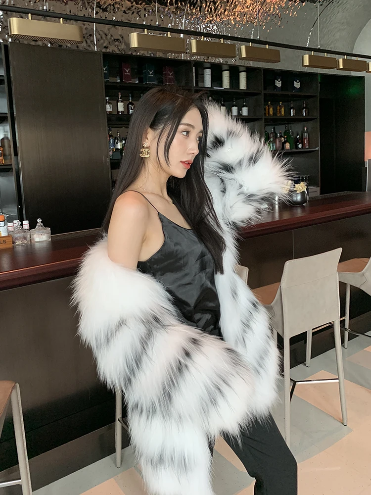 Fur CoatNew Raccoon Fur Woven Fur Coat With Fox Fur In Black And White - Fashionable And Youthful Style