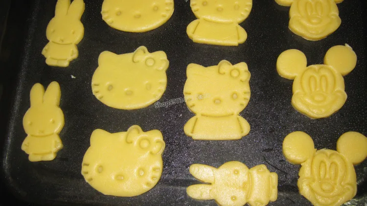 Disney Marie Cat 3D Biscuit Mold Biscuit Cutting Cake DIY Shell 2pcs Set Aristocats Kitchen Decoration Accessories Cool Gadget