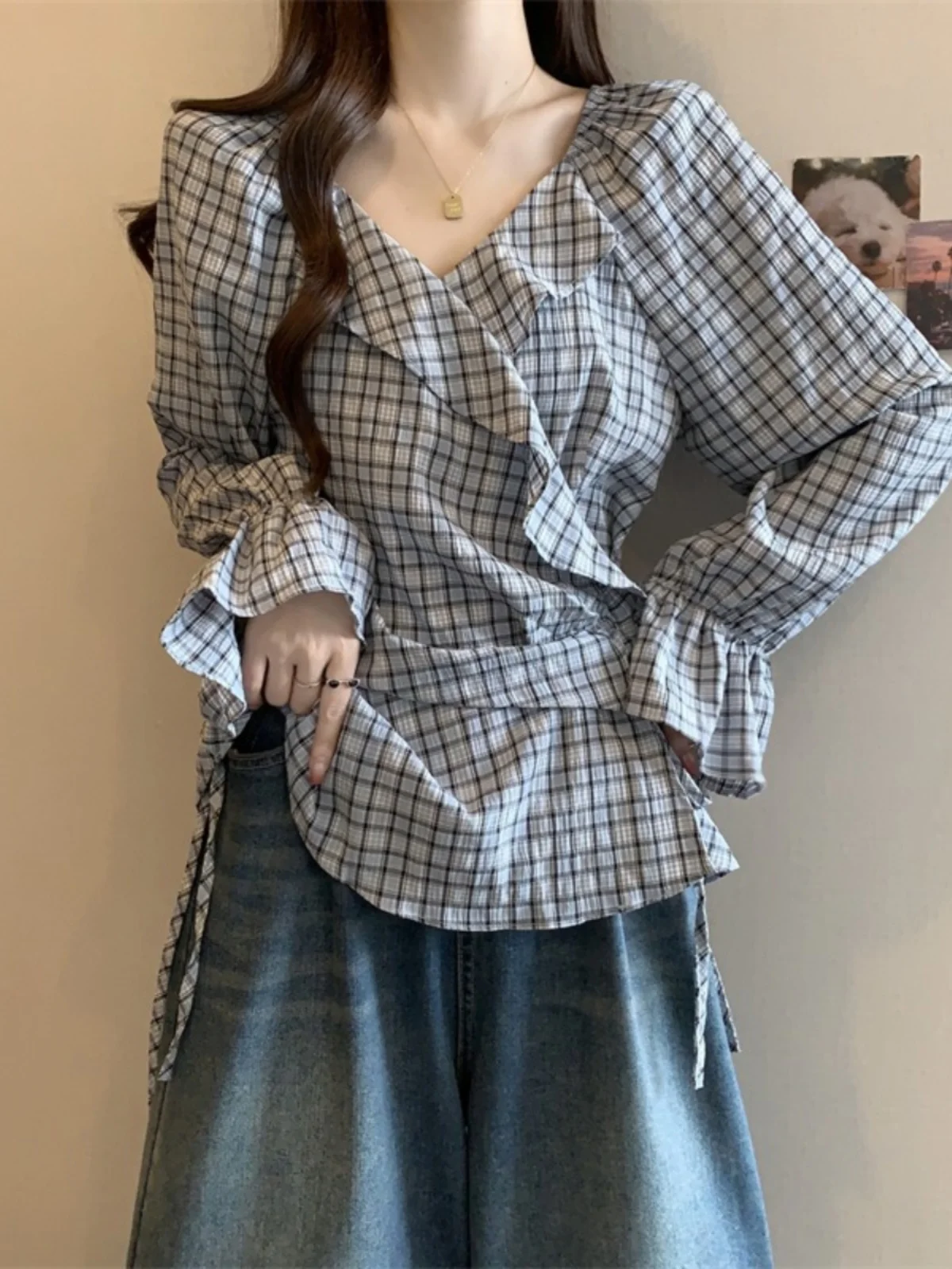 Women's Plaid Long Sleeve Shirt V-Neck Bell Sleeve Drawstring Loose Fit Korean Style Commute Fashion Autumn Winter Top
