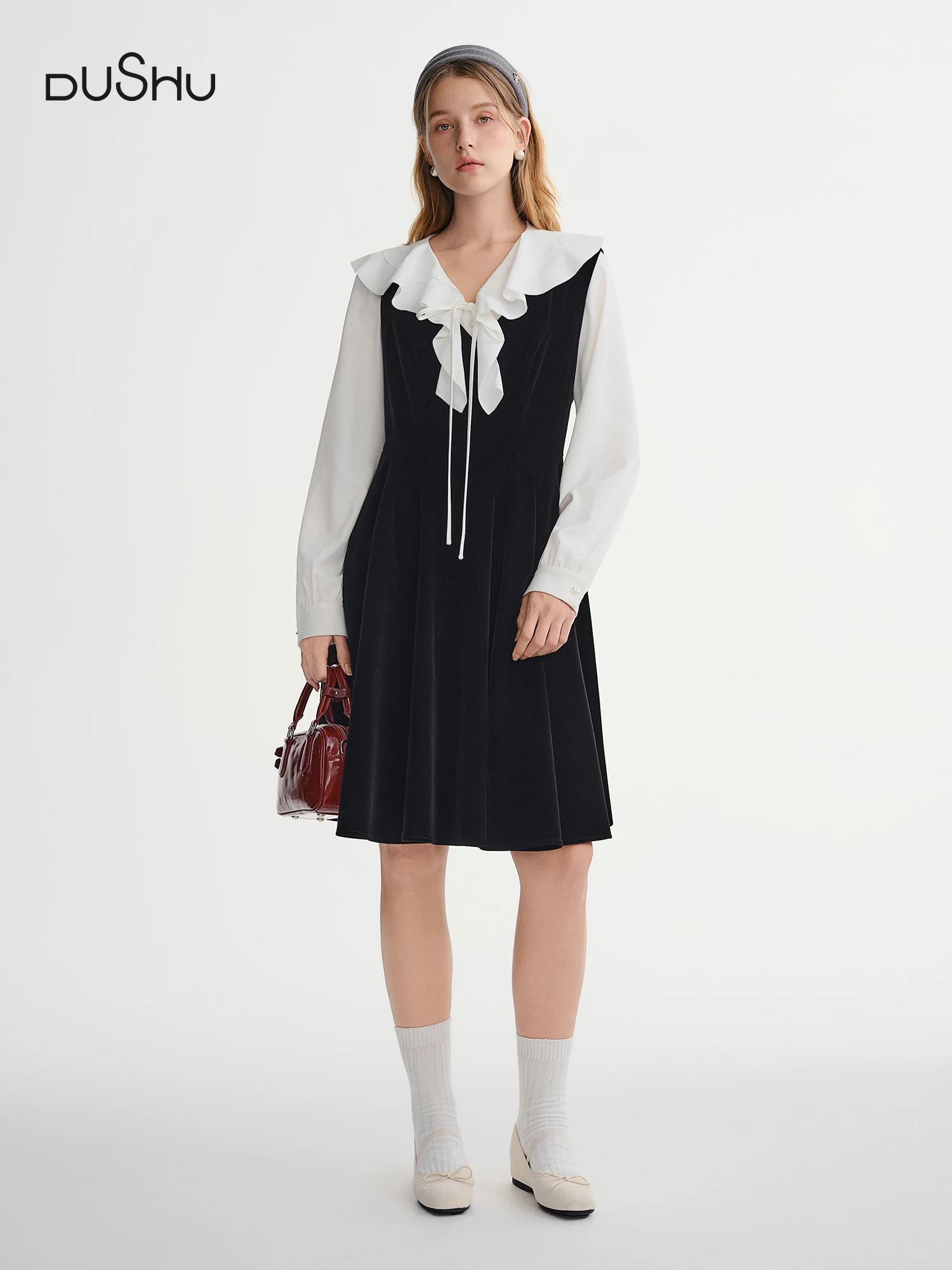 

DUSHU Stylish Plus-Size Flowing Velvet Waist defining Vest Design Dress - Autumn/Winter Deep V-Neck Sleeveless 2025 Winter New