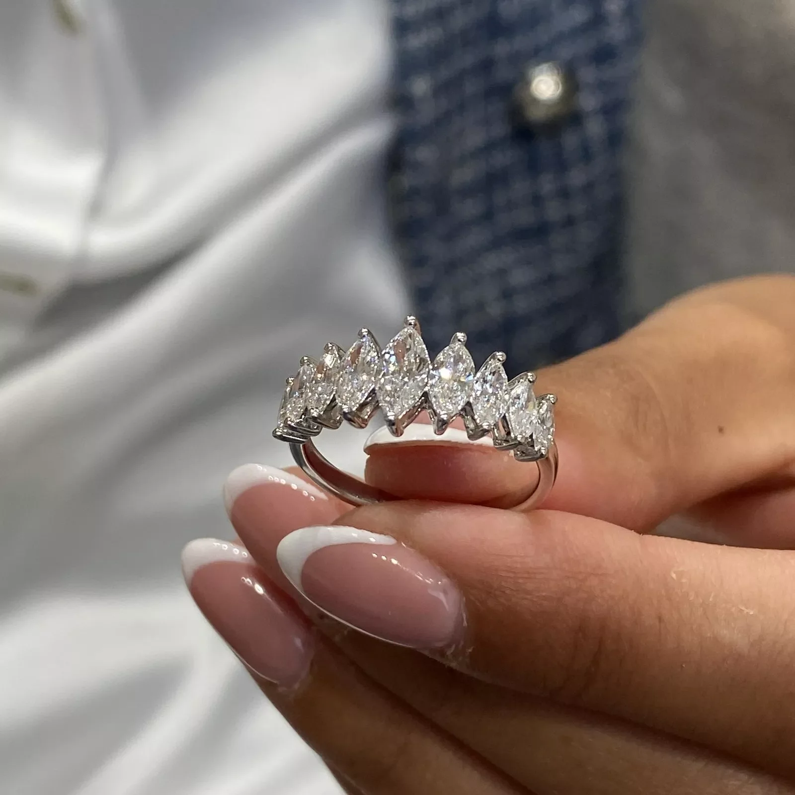 Premium Platinum-950 Marquise Laborgezüchteter Diamantring 1,66 Karat DEF VS-VVS Krappenfassung Luxuriöser Ehering Elegantes Jubiläumsgeschenk – Detail 5