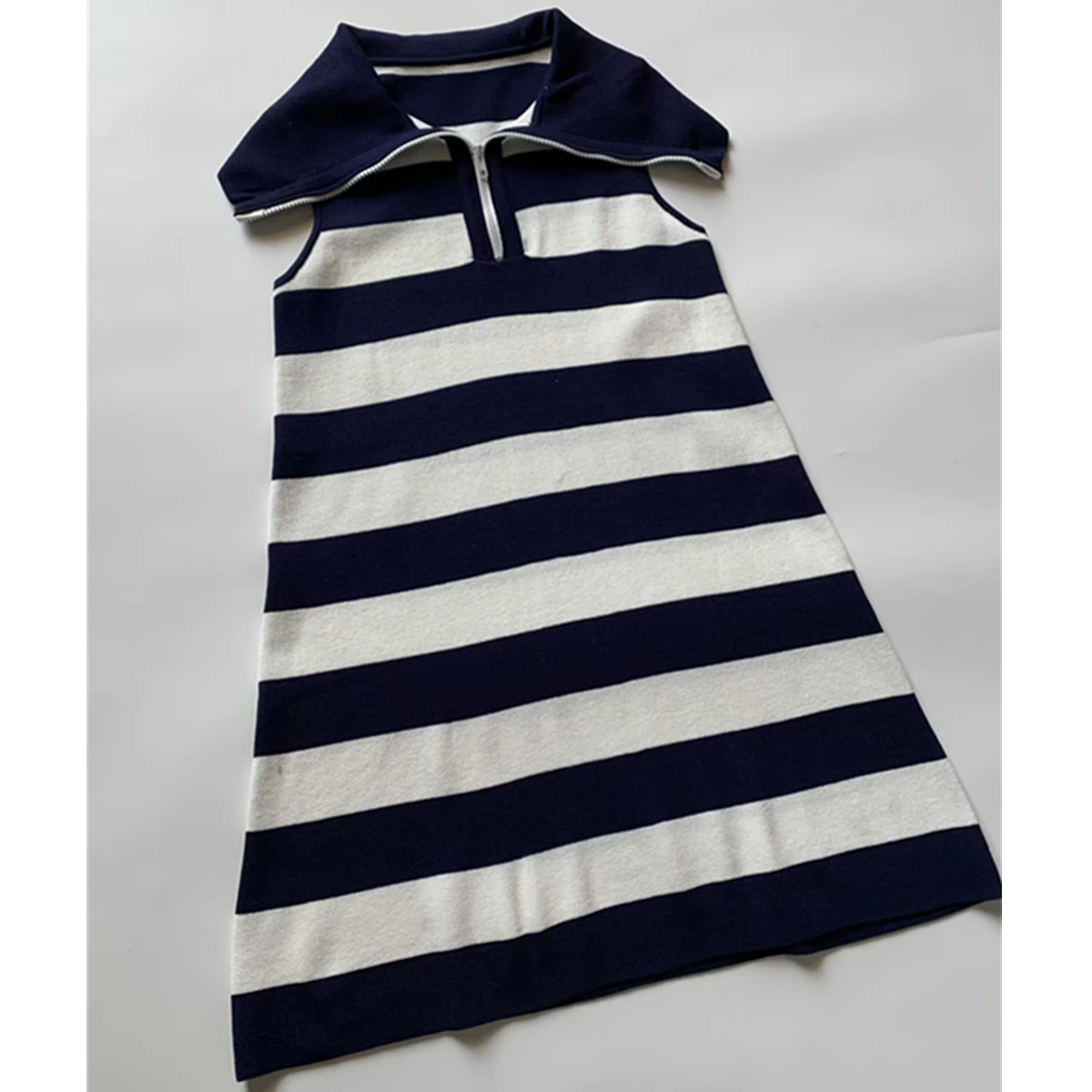 

Maxdutti 2025 Summer Retro Preppy Style Striped Dress Women Zippers Knitted Dress Casual Mini Dress Women