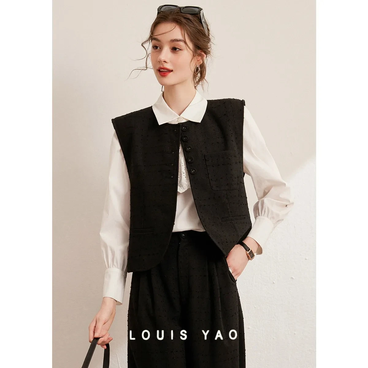 LOUIS YAO Lazy Style Jacquard Crafted Vest 2025 Autumn Jacket Stylish Textured Arc Hem Sleeveless Non-stretchy Women's Gilet