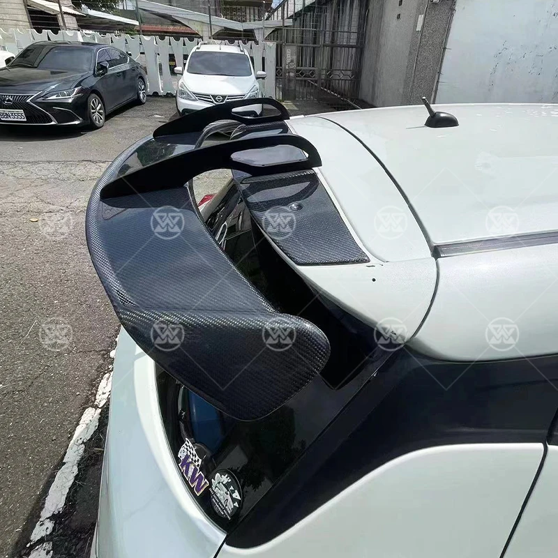 

Для Suzuki SWIFT Sport ZC33S: карбоновый спойлер, заднее антикрыло, накладка на крышку багажника, сплиттер, диффузор, комплект обвеса