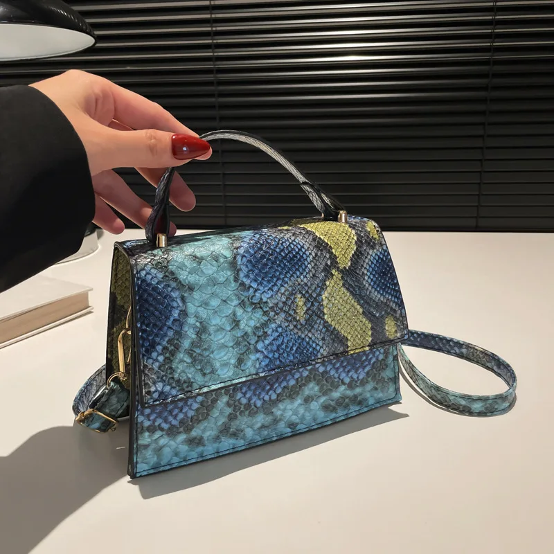 

2024 New Large Capacity Bags Trendy, Personalized, Fashionable Snake Pattern , Simple Single Shoulder Diagonal Bag Handbags